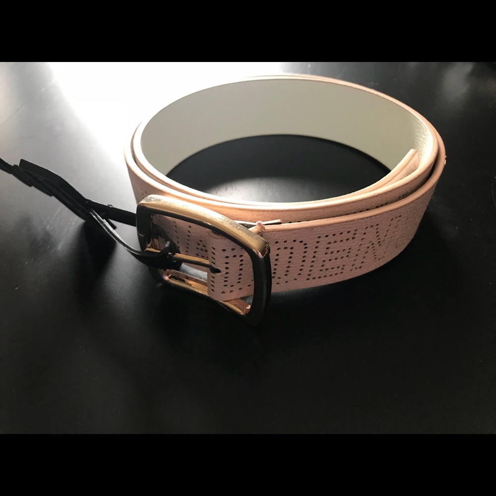 Steve Madden Blush / White Reversible Belt - Picture 2 of 6